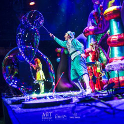 DIVADLO MÝDLOVÝCH BUBLIN: