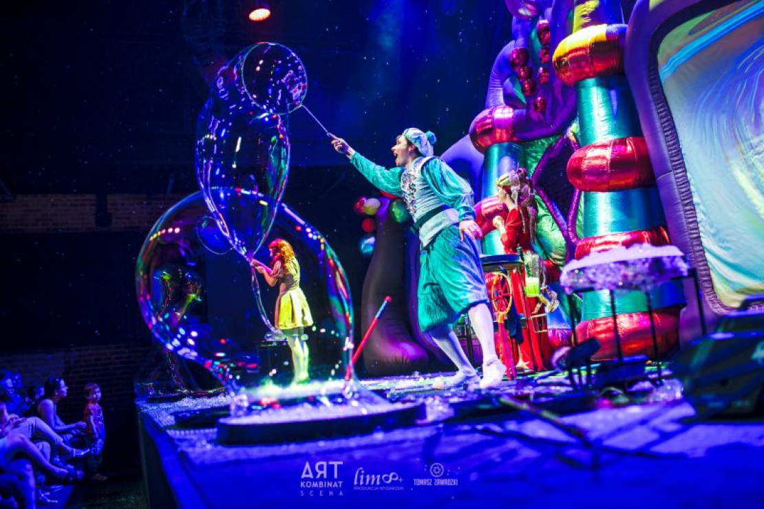 DIVADLO MÝDLOVÝCH BUBLIN: