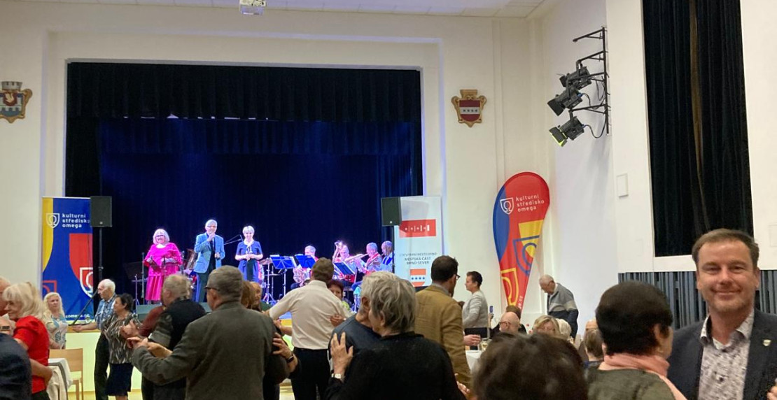 MÁJOVÁ TANCOVAČKA