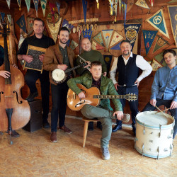 NOVÉ STRUNY - večer s trampskou písní a swingem